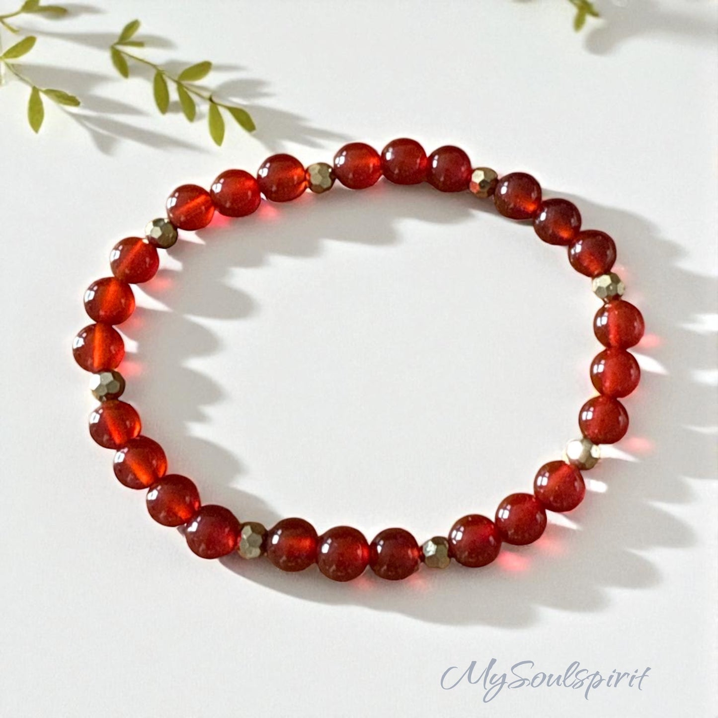 Armband aus Karneol mit goldenem Haematit