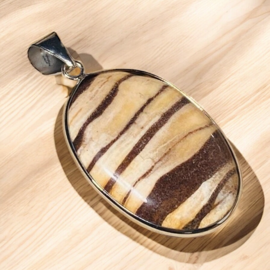 Zebra Jaspis Anhänger ca 25x35 mm silberfarben