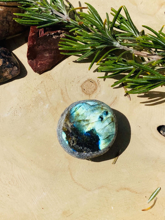 LABRADORIT Emu Egg -