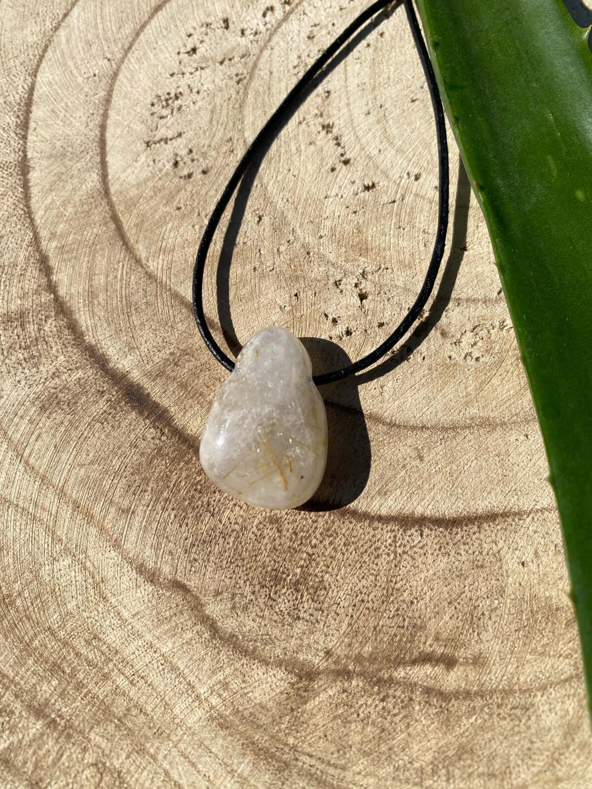 RUTILQUARZ Kettenanhänger gebohrt mit Lederband - Kettenanhänger gebohrt