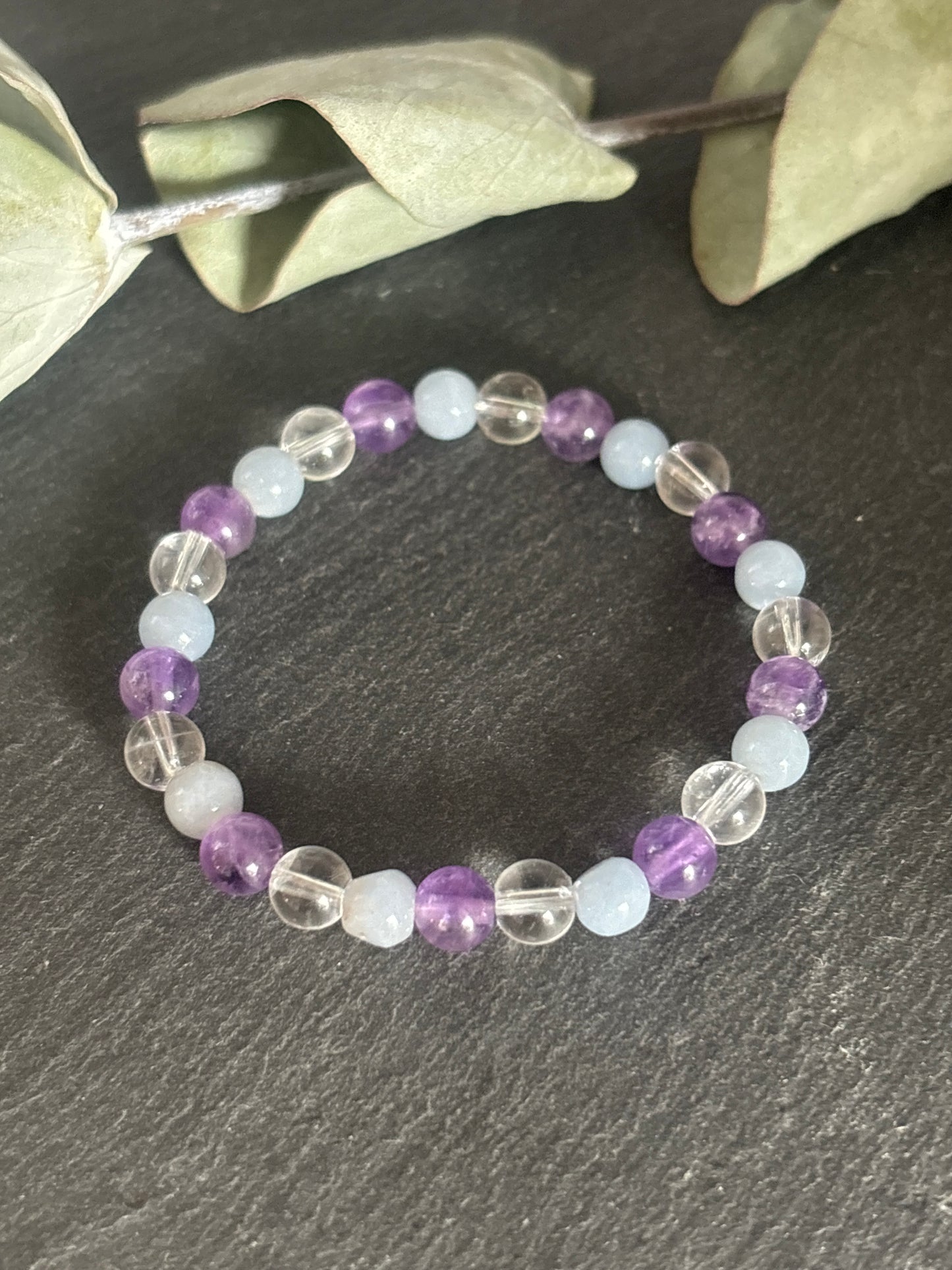 Armband Thema "ADHS" für Kinder aus Anhydrit, Amethyst und Bergkristall