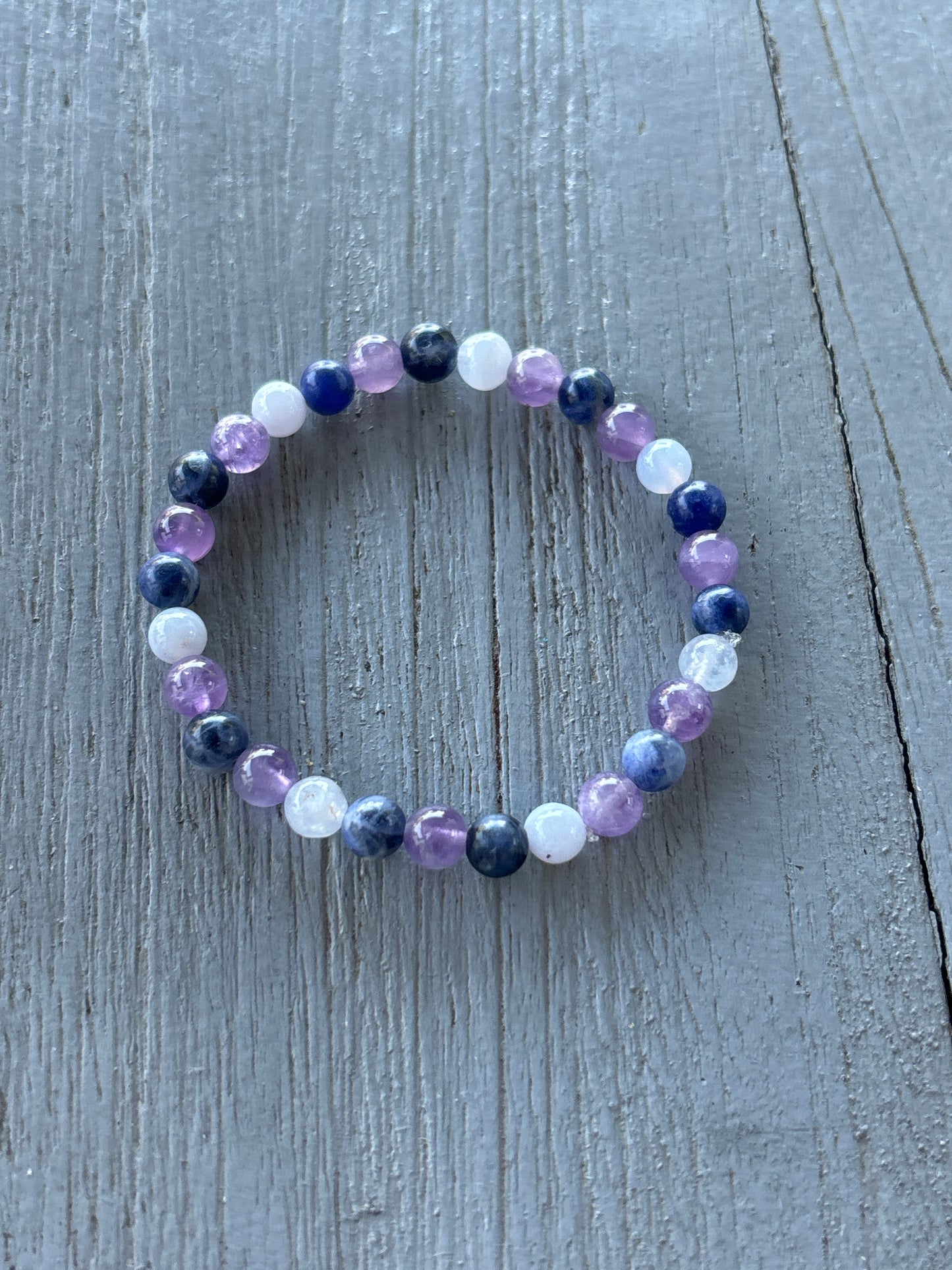 Armband "BLUTDRUCK" Sodalith, Amethyst und blauer Chalcedon