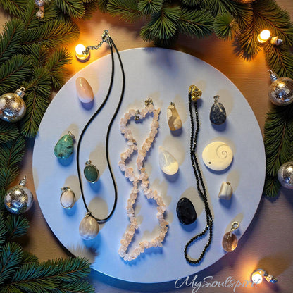 Edelstein-Adventskalender 2025 - 24 Türchen voller Magie!