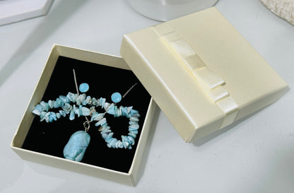 LARIMAR -Set mit Splitter-Armband, Kettenanhänger und Ohrstecker in Geschenkbox