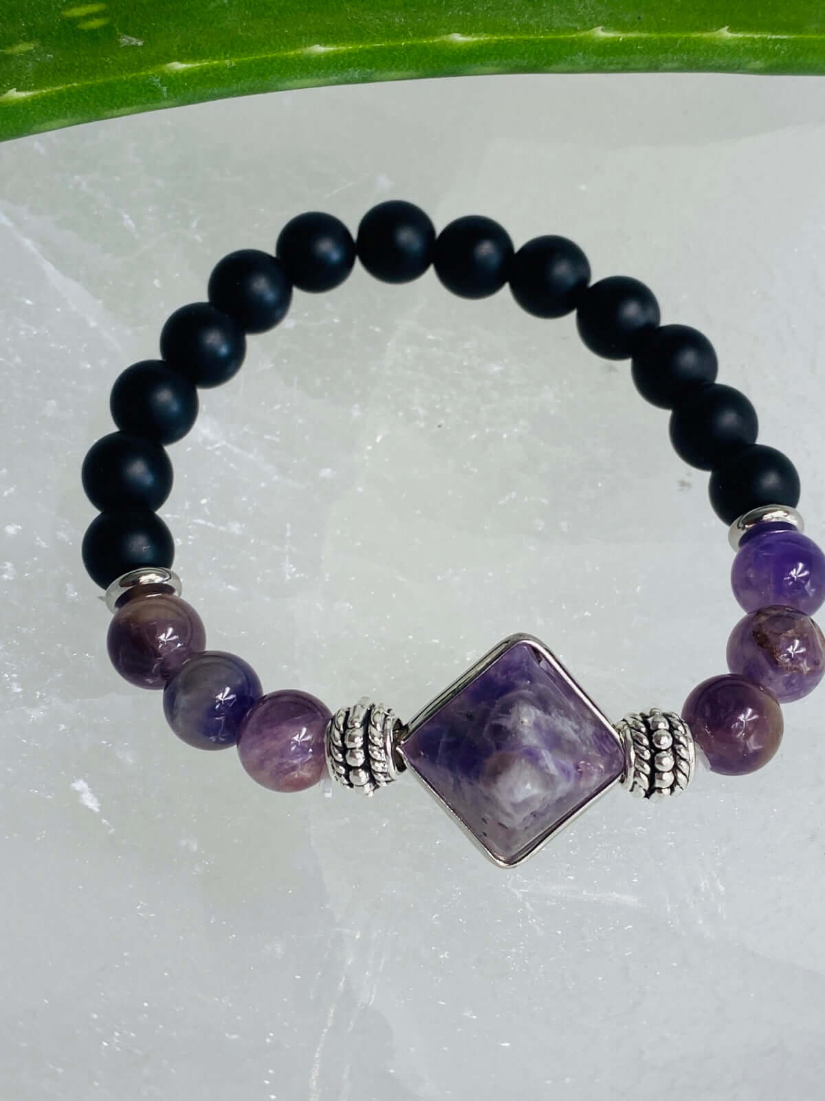 AMETHYST & LAVA Armband mit Heilstein-Raute